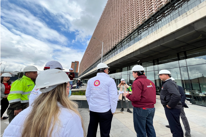 Contralor de Bogotá D.C. Julián Mauricio Ruiz recorre las obras del nuevo Comando de la Policía Metropolitana Mebog